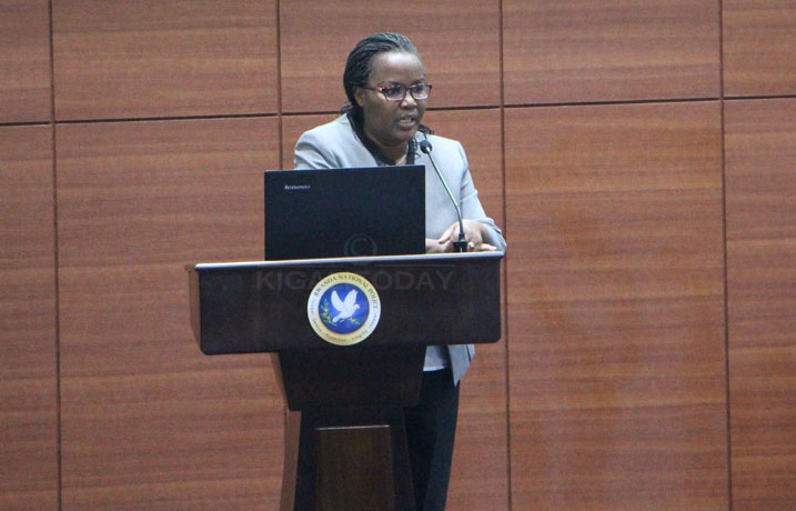 Minisitiri Mukeshimana Geraldine arasaba abaturage bose kuba maso kubera indwara y'uburenge