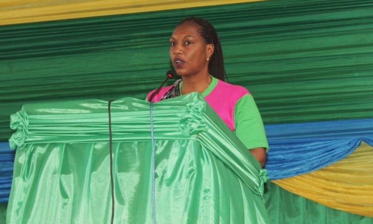 Min Tumushime yasabye aba bana kwita ku bumenyi bujyanye n'aho isi iri kwerekeza