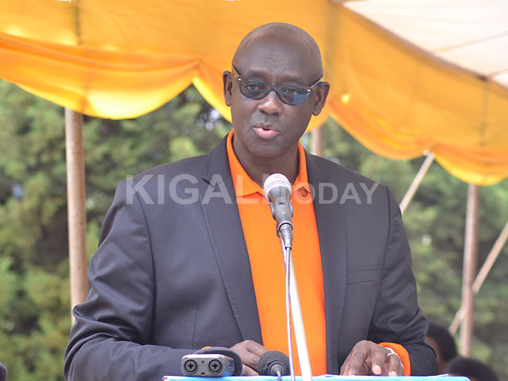 Minisitiri Jonston Busingye yasabye abaturage gushyira mu bikorwa ibyo inkiko zategetse.