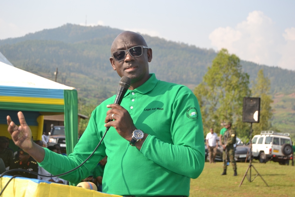 Minisitiri Busingye ati Icyiciro cya mbere cy