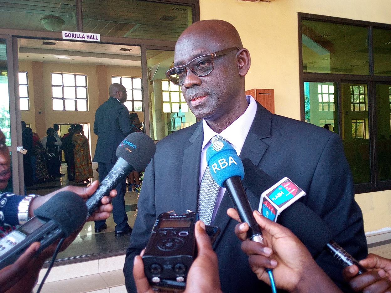 Minisitiri Busingye avuga ko umuhesha w'inkiko wihisha aba akoze ikosa rihanirwa