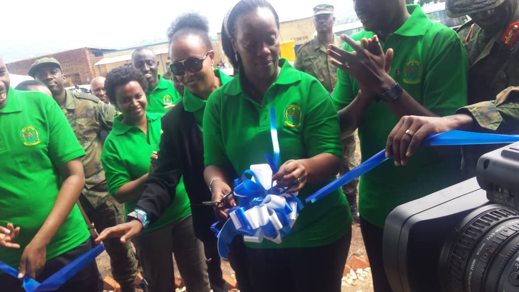 Minisitiri Gashumba yafunguye ku mugaragaro ivuriro rya Gikagati