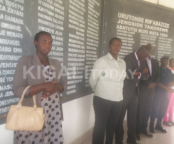 Minisitiri Julienne Uwacu yasuye urwibutso rwa Musha.