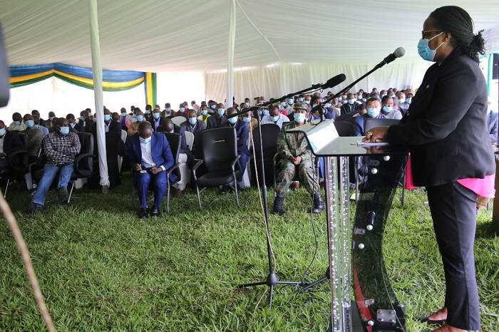 Minisitiri w'Ubuhinzi n'Ubworozi aherutse kugirana inama n'aborozi b'i Nyagatare abasaba kuzamura umukamo kuko hari ibiganiro bigamije kuhubaka uruganda rw'amata y'ifu