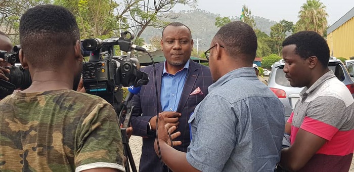 Minisitiri Munyakazi aganira n'abanyamakuru