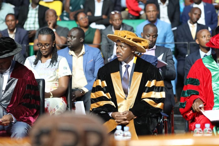 Minisitiri Mutimura yasabye abarangije guhanga ibishya