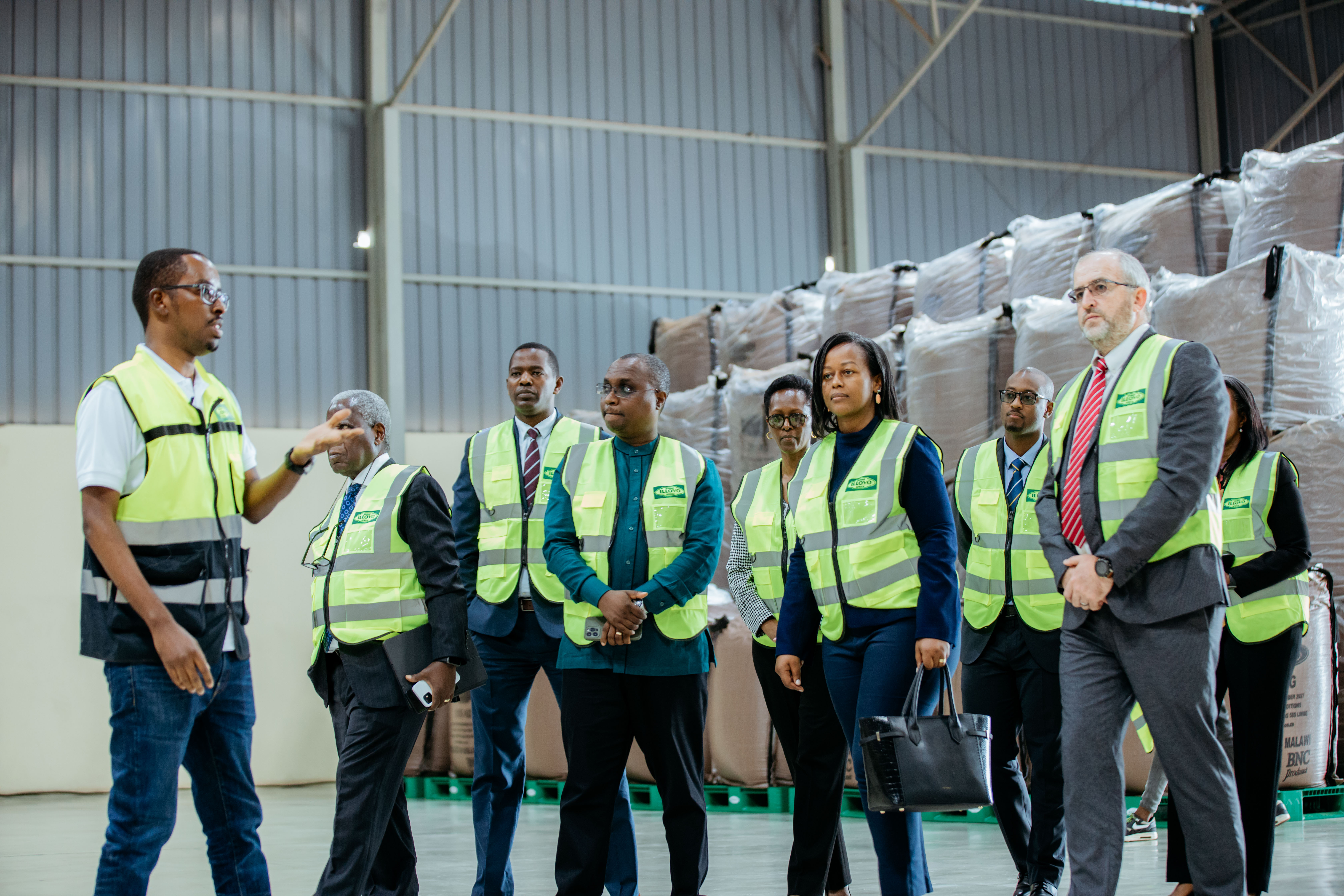 Minisitiri Ngabitsinze yasobanuriwe byinshi ku mikorere ya Kigali Illovo Sugar