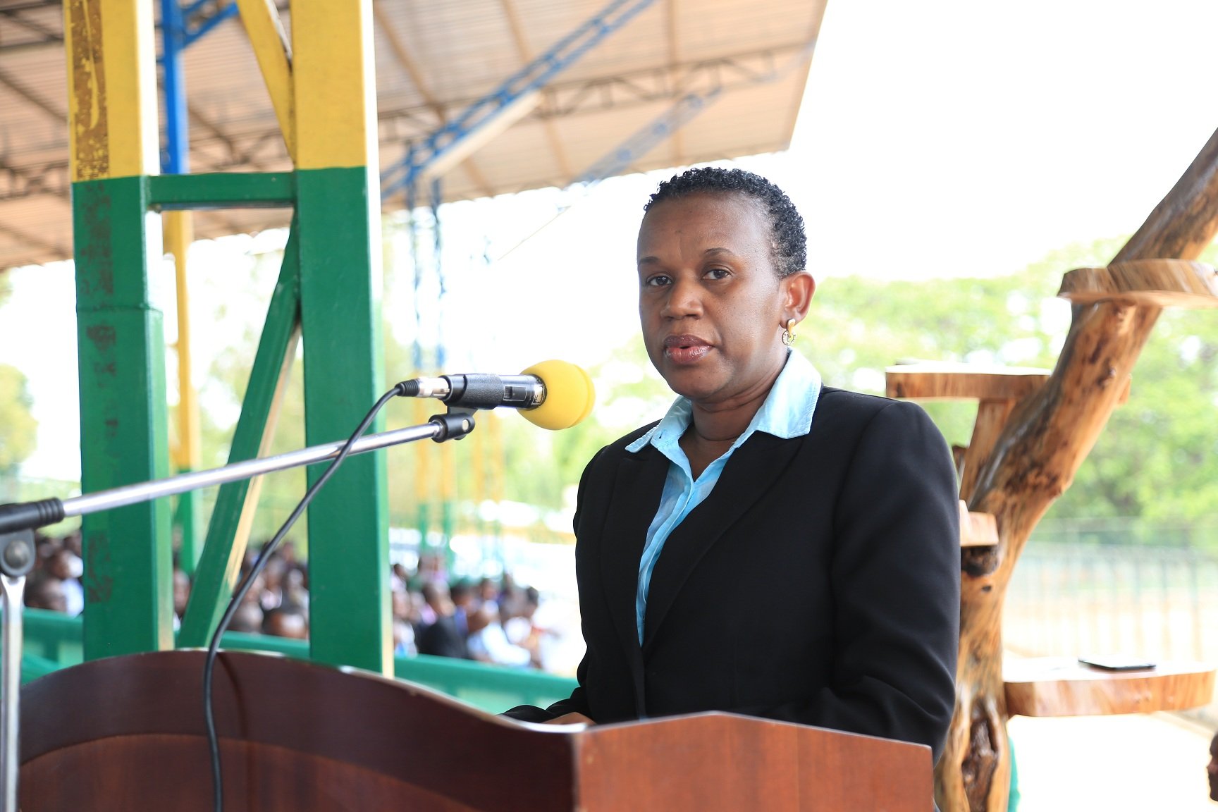 Minisitiri Rwanyindo yavuze ko abahawe sertifika bizatuma banoza ibyo bakoraga