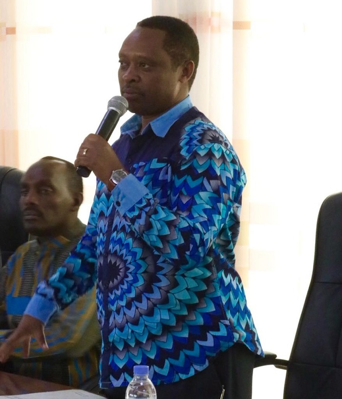 Minisitiri Shyaka Anastase avuga ko inka ifashwe ari ugutezwa cyamunara nta mananiza