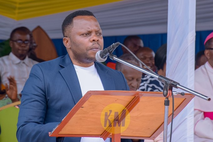 Minisitiri Utumwatwishima yanenze amadini n