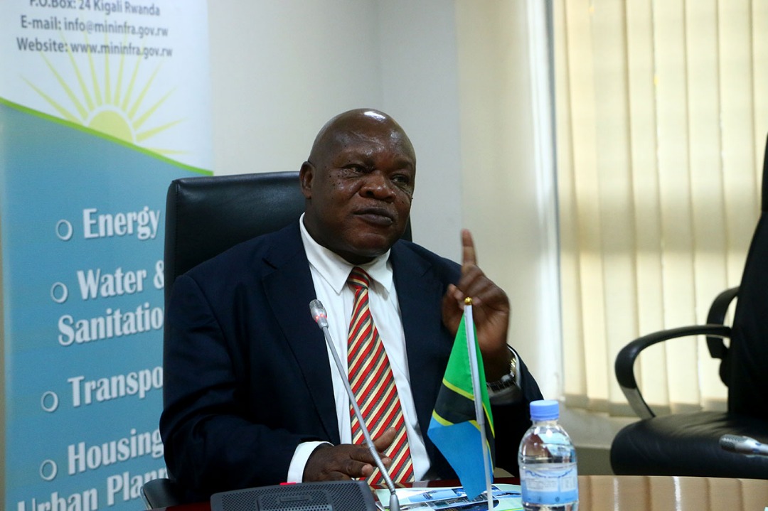 Minisitiri wa Tanzaniya ufite mu shingano ze ibikorwa - remezo