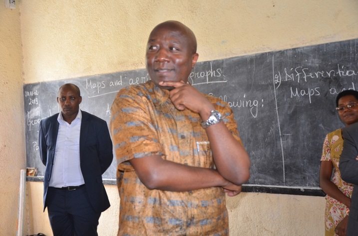 Minisitiri w'intebe Dr Ngirente Edouard yatunguwe n'ubucucike bw'abanyeshuri