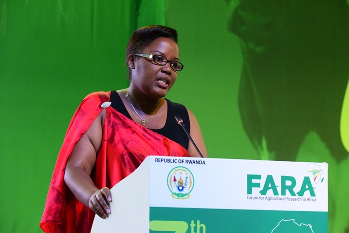 Minisitiri w'Ubuhinzi n'Ubworozi, Dr Mukeshimana Geraldine.