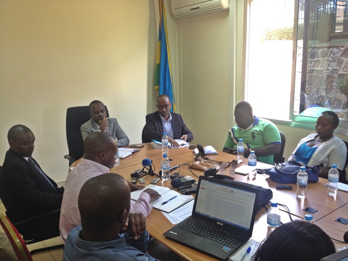 L-R: Umunyamabanga wa Leta muri MINAGRI, Tonny Nsanganira n