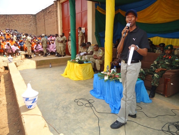 Minisitiri yashimye uburyo abafungiye muri gereza ya Gicumbi babayeho.