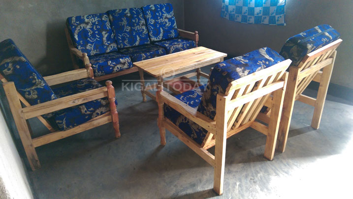 Inzu yahawe Nyirabahutu Xaverine ifite ibyumba bitatu n'uruganiriro 