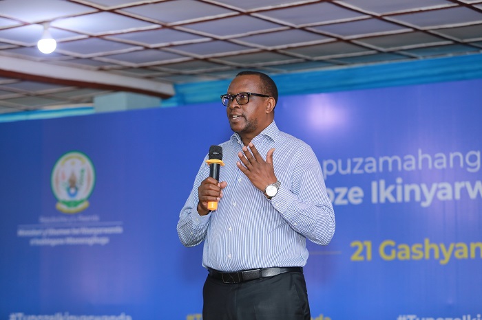 Minisiteri Bizimana avuga ko kugira ngo Igihug gikomeze kubaho kitavogerwa gikeneye ubumwe 
