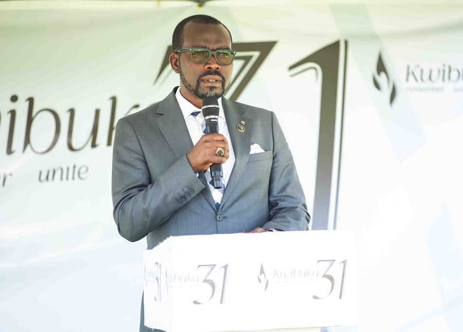 Minisitiri Prudence Sebahizi