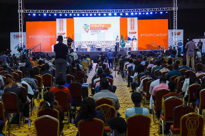 Minisitiri Rosemary Mbabazi yaganirije abitabiriye iri huriro ry'urubyiruko