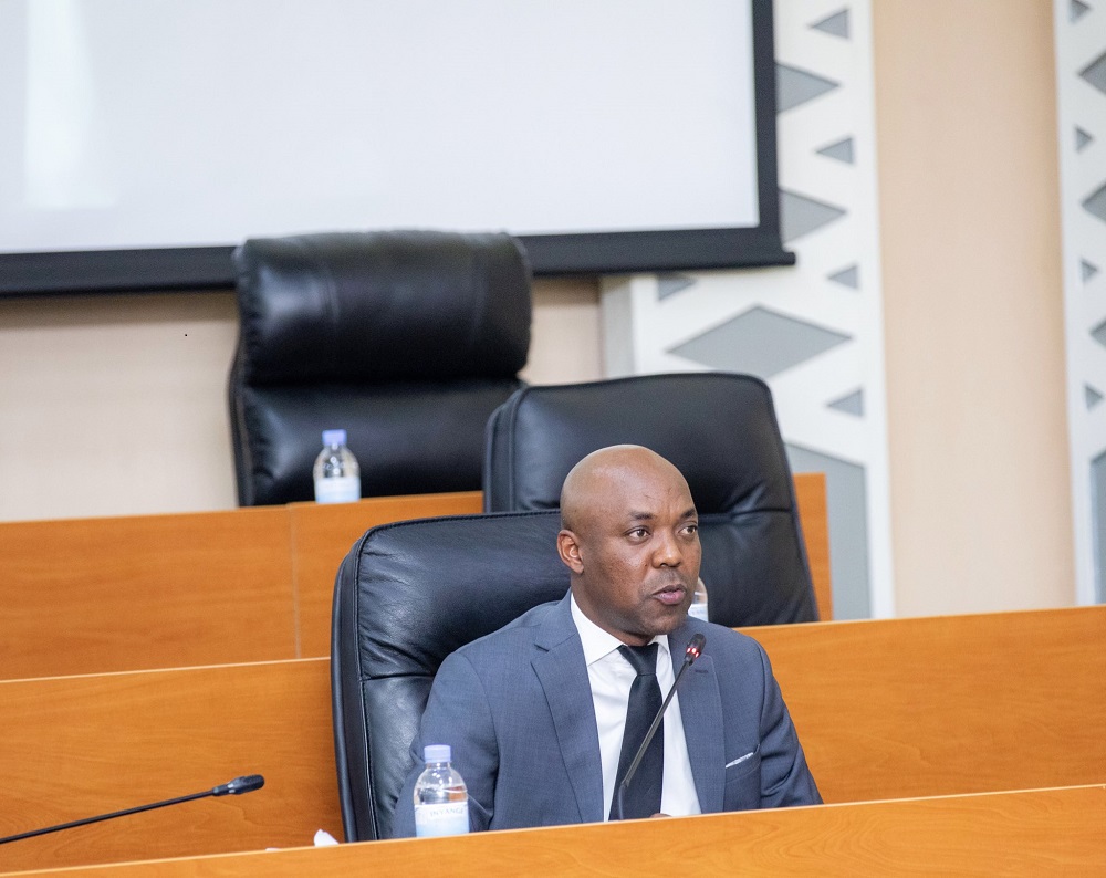 Minisitiri Dr. Ernest Nsabimana