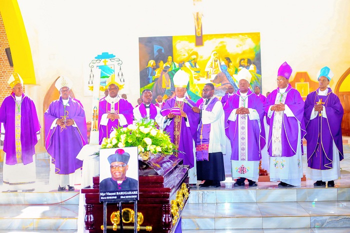 Misa yo gusezera Musenyeri Barugahare