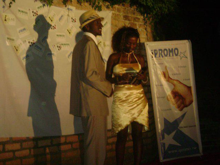 Miss Jojo wari umwe mu baririmbyi bagezweho icyo gihe nawe yari yitabiriye Salax Awards muri 2009