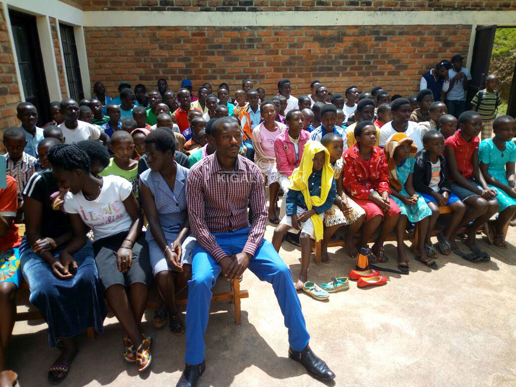 Abafana bari bitabiriye ibirori byo gutora Miss Mushishiro 2018