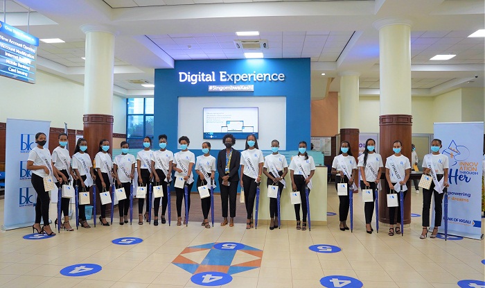 BK yanageneye impano abakobwa bose uko ari 19 bahatanira ikamba rya Nyampinga w