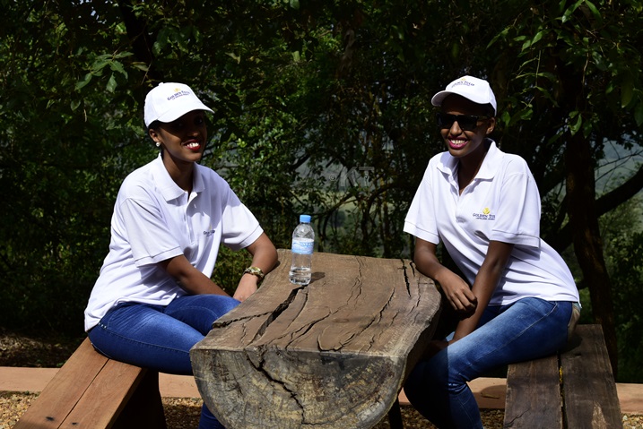 Muri pariki y'Akagera haba harimo n'aho abantu baruhukira.