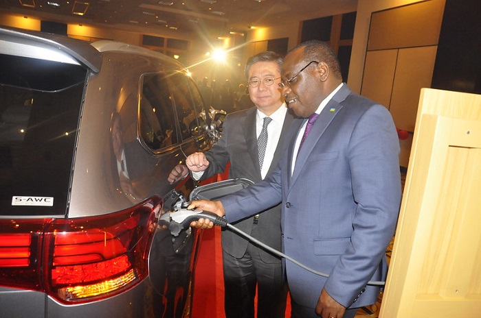 Imodoka ya Mitsubishi ikoresha amashanyarazi yatangijwe mu Rwanda muri Kanama 2019