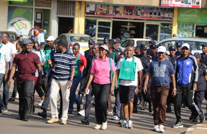 Hakozwe n'urugendo rw'ubukangurambaga mu kurwanya imyuka ihumanya ikirere.