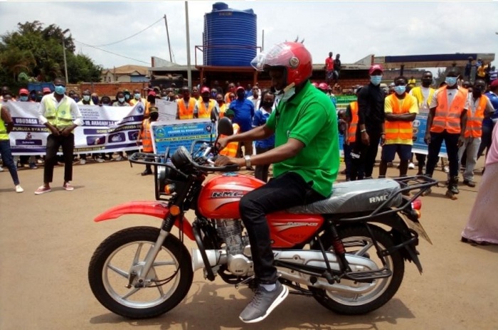 Utugari twahawe moto zo kwifashisha mu bukangurambaga bwo kurwanya Covid-19