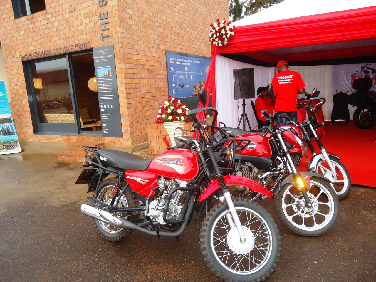 Moto zikorerwa mu Rwanda nazo ziri kumurikwa 