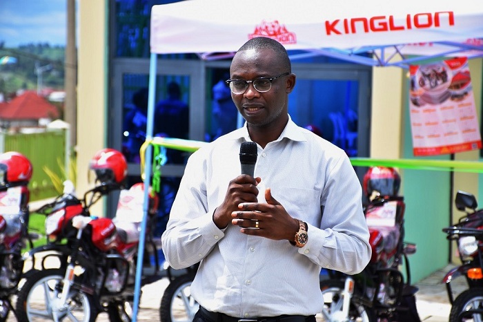 Habarurema asaba abayobozi b'Utugari kwagura umutimanama, moto zikaza zibunganira