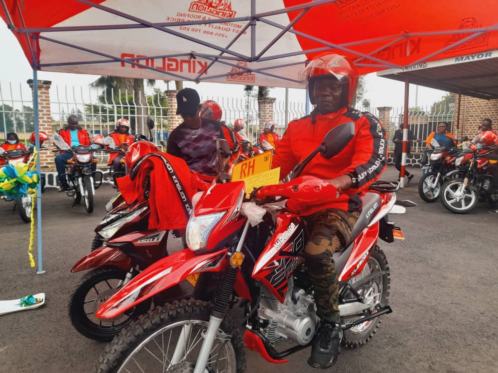 Moto bahawe zibarirwa mu gaciro kari hagati ya Miliyoni 2-3Frw bakazajya bazishyura buhoro buhoro