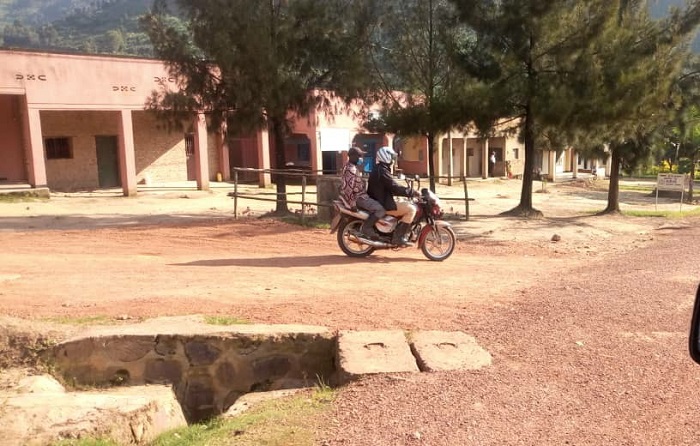 Mu mihanda ihuza imiringe muri Rulindo abatwara moto bazitwaraho n'abagenzi ntacyo bikanga