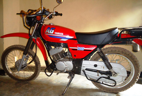 Ipikipiki yo mu bwoko bwa AG 100 (Photo: N. Leonard)