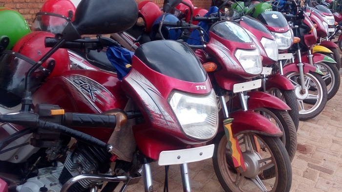 Abagenda kuri moto n