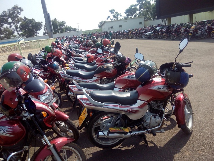 Harashakishwa uburyo izi moto zikoresha essence zasimbuzwa izitarekura ibyuka bihumanya ikirere