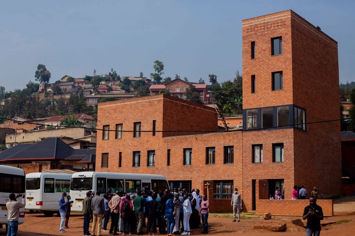 Banyuzwe n'imyubakire y'umudugudu w'icyitegererezo wa Mpazi