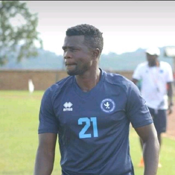 Mpozembizi Mohammed ari mu bamaze imyaka myinshi bakinira ikipe imwe, aho amaze imyaka 7 muri Police FC