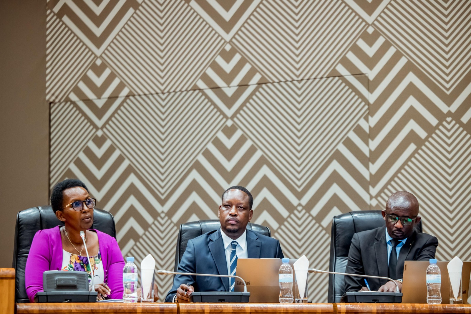 Abagize Komisiyo y'Uburezi, Ikoranabuhanga, Umuco, Siporo n'Urubyiruko