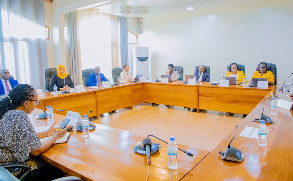 Abadepite baganira na Minisitiri Mugenzi