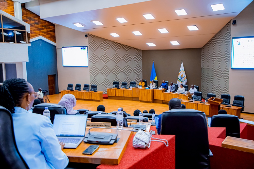 Abagize komisiyo y'imiyoborere muri icyo kiganiro