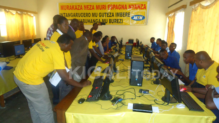 MTN ishyira E-Book muri mudasobwa za ESPANYA.