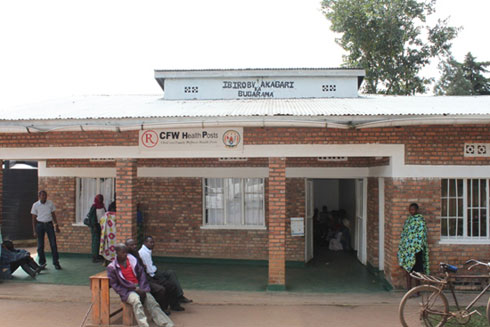 Abaturage baje kwivuza kuri Poste de Sante ya Rugarama mu karere ka Gatsibo.