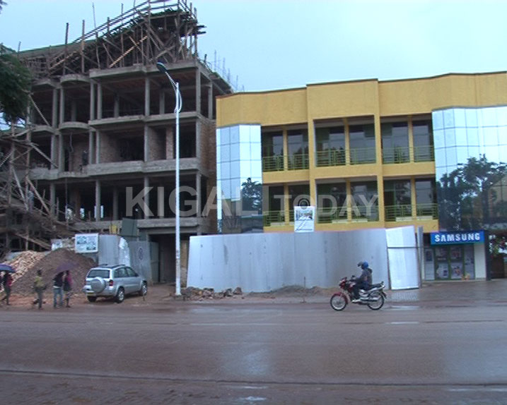 Amagorofa ari kuzamurwa mu Mujyi wa Butare.