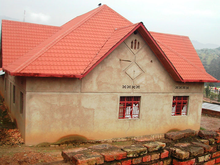 Mu Mujyi wa Gakenke, abaturage basigaye bubaka inzu zikomeye zijyanye n'icyerekezo cy'Umujyi.