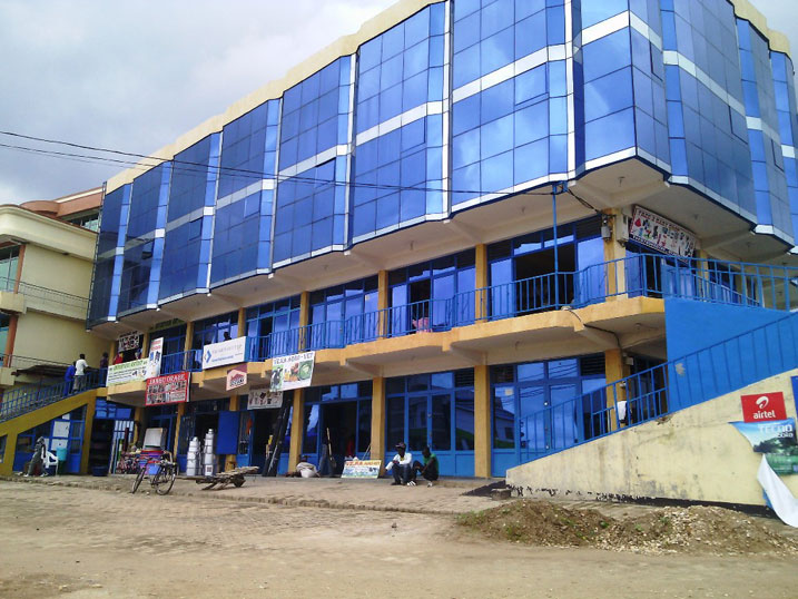 Mu mujyi wa Muhanga inyubako zijya ejuru ziri kugenda ziyongera.