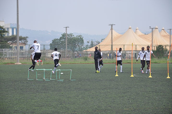 Aha bakoraga imyitozo y'imbaraga.